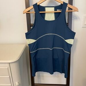 LIJA tennis top. Size Large. EUC-Like new!!! Perfect athletic top for summer!